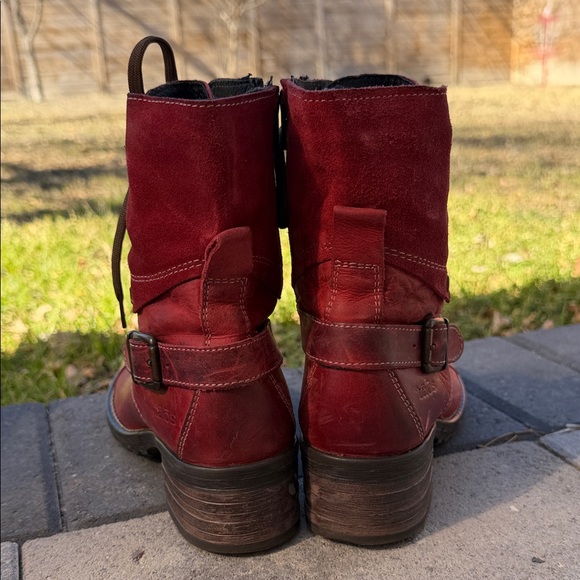 Taos Footwear Crave Red/Burgundy Lace-Up Combat Boots - Picture 4 of 6